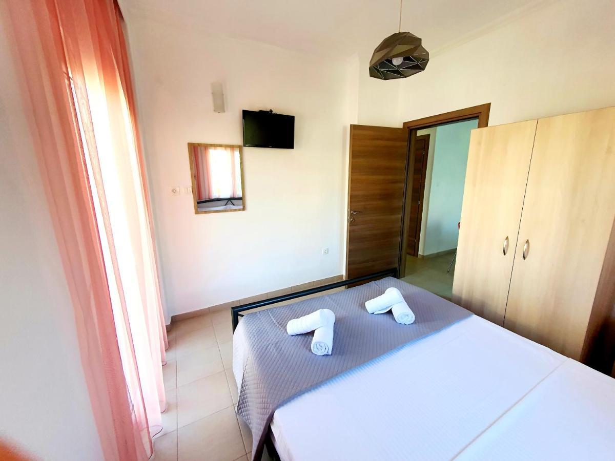 Cozy & Cool Apartment N1 30M From Sea Nea Kallikrateia Екстериор снимка